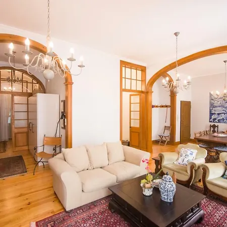 Classic Lisbon Downtown Apartment-3